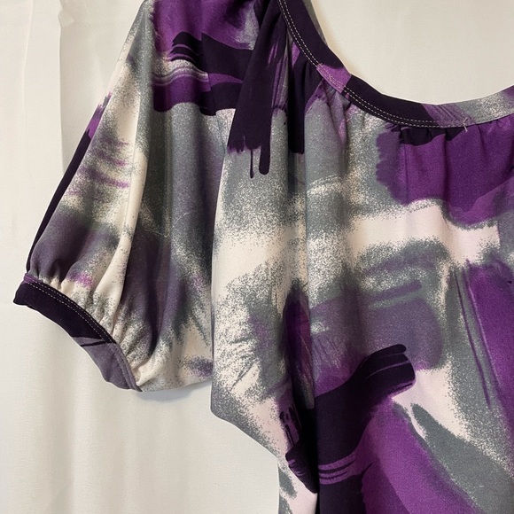 Purple and White Puff Sleeve Rounded Neckline Blouse - Picture 8 of 9